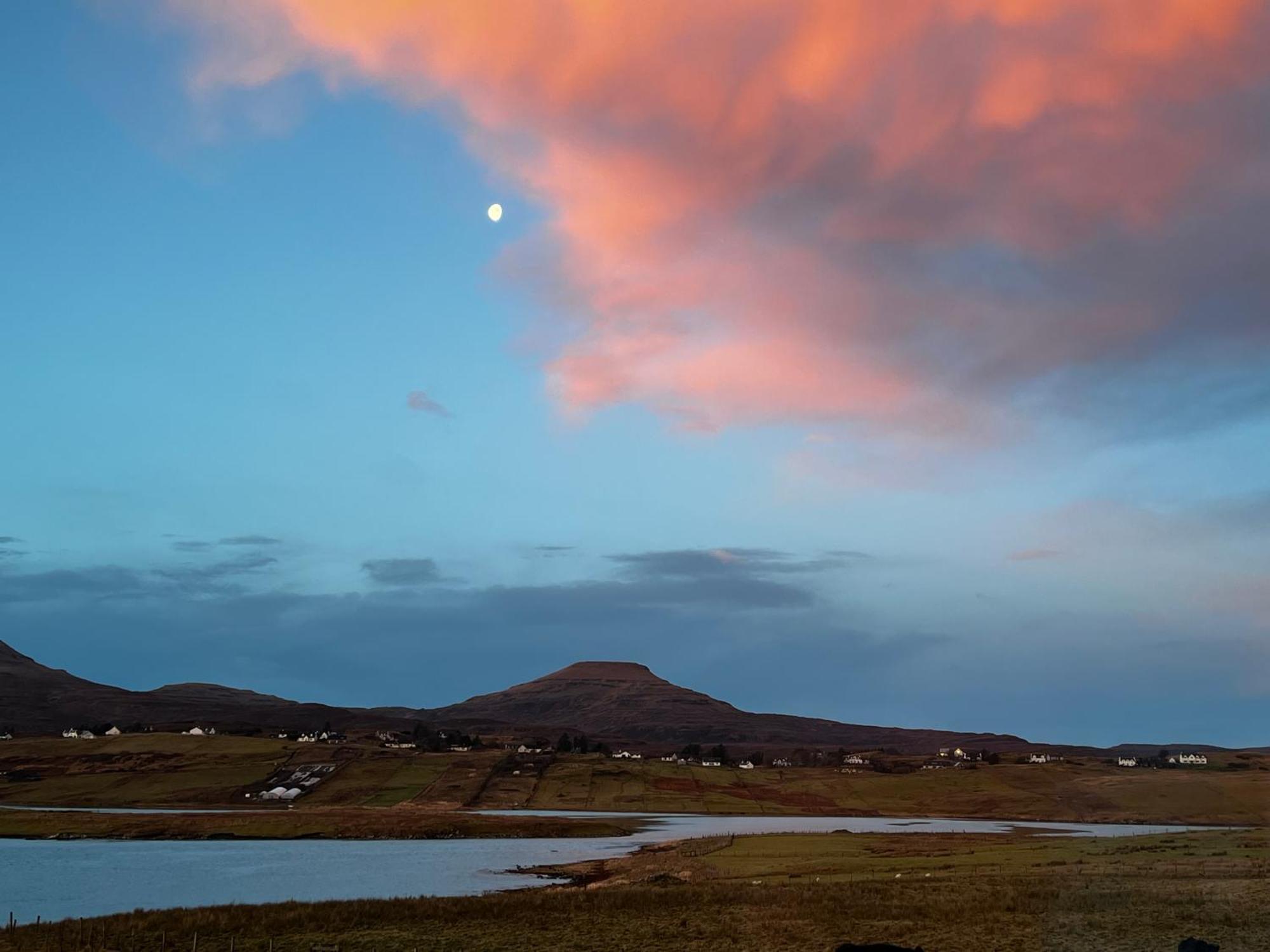 The Bothy, Vatten, Dunvegan * Lonmore